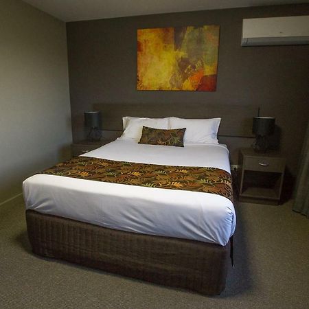 Gladstone Reef Hotel Motel מראה חיצוני תמונה
