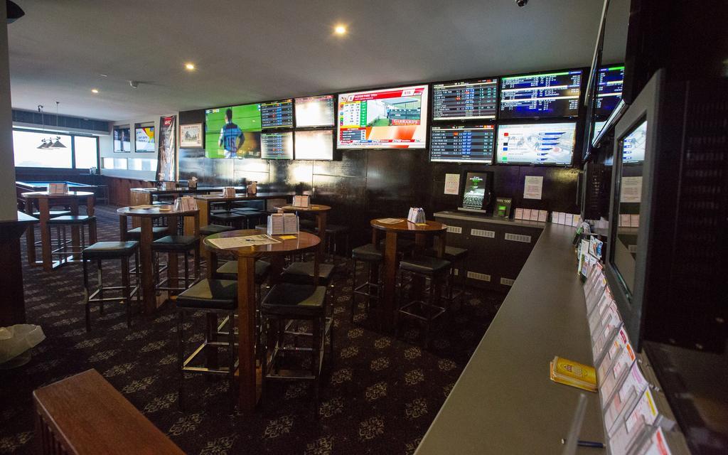 Gladstone Reef Hotel Motel מראה חיצוני תמונה