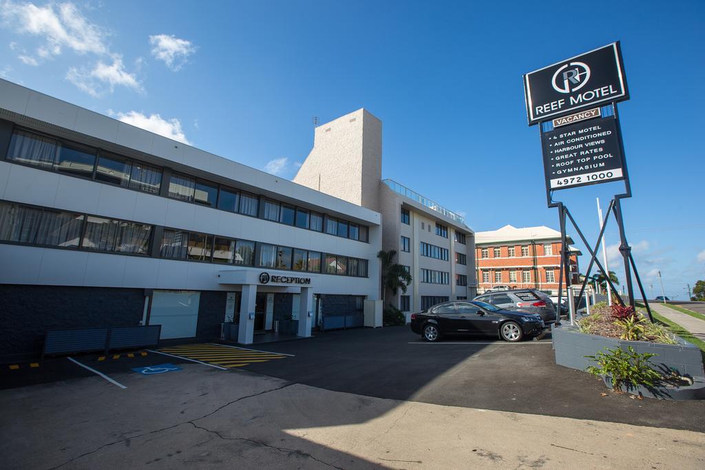 Gladstone Reef Hotel Motel מראה חיצוני תמונה