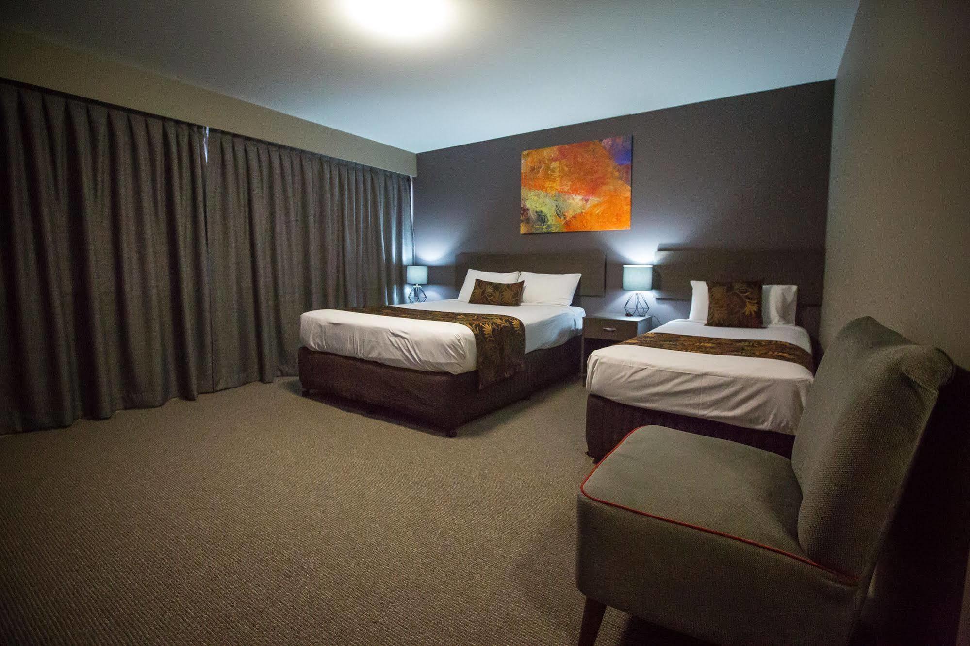 Gladstone Reef Hotel Motel מראה חיצוני תמונה