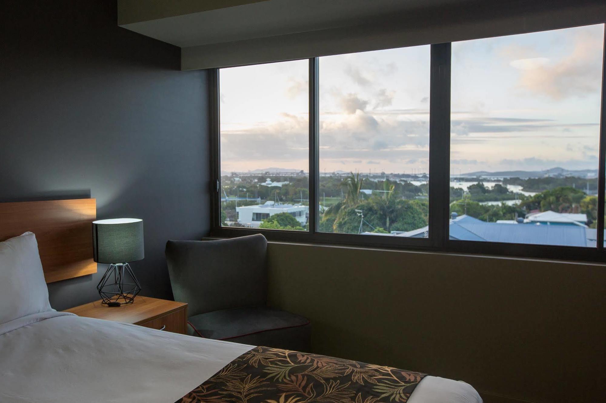 Gladstone Reef Hotel Motel מראה חיצוני תמונה