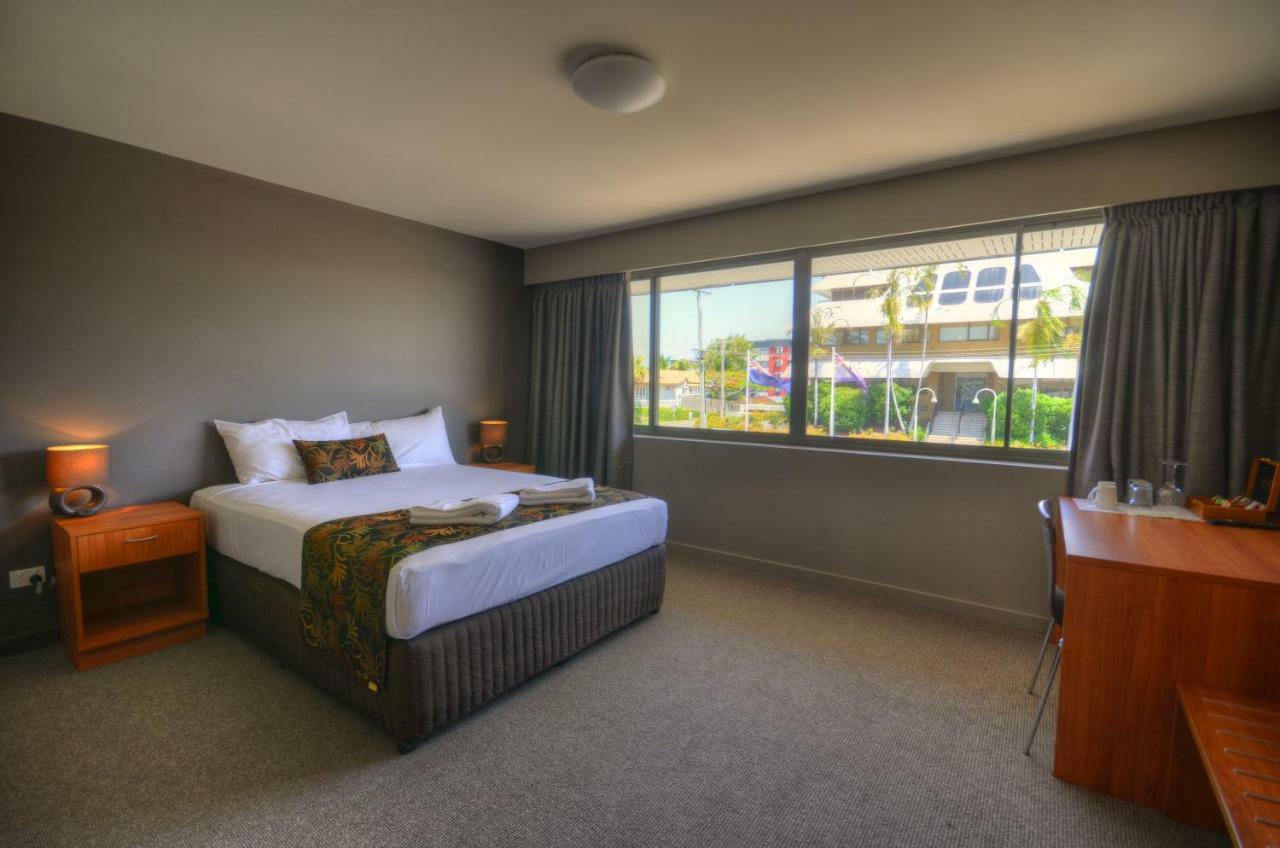 Gladstone Reef Hotel Motel מראה חיצוני תמונה