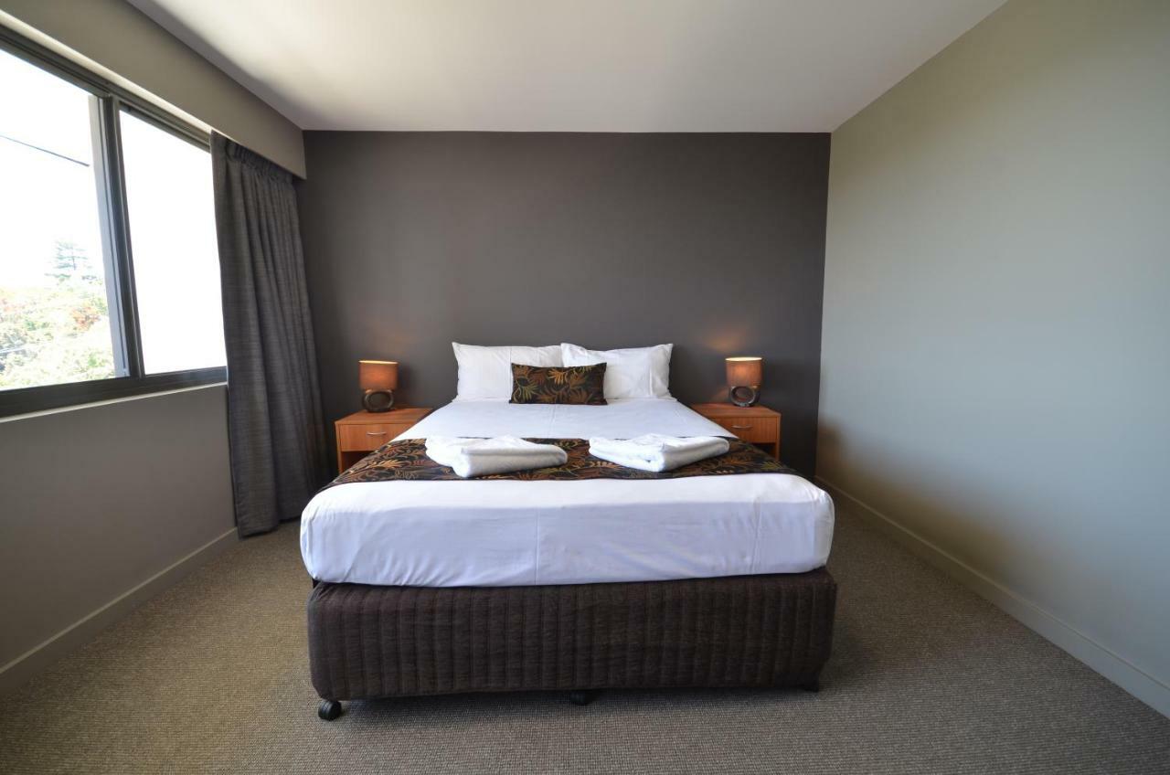 Gladstone Reef Hotel Motel מראה חיצוני תמונה