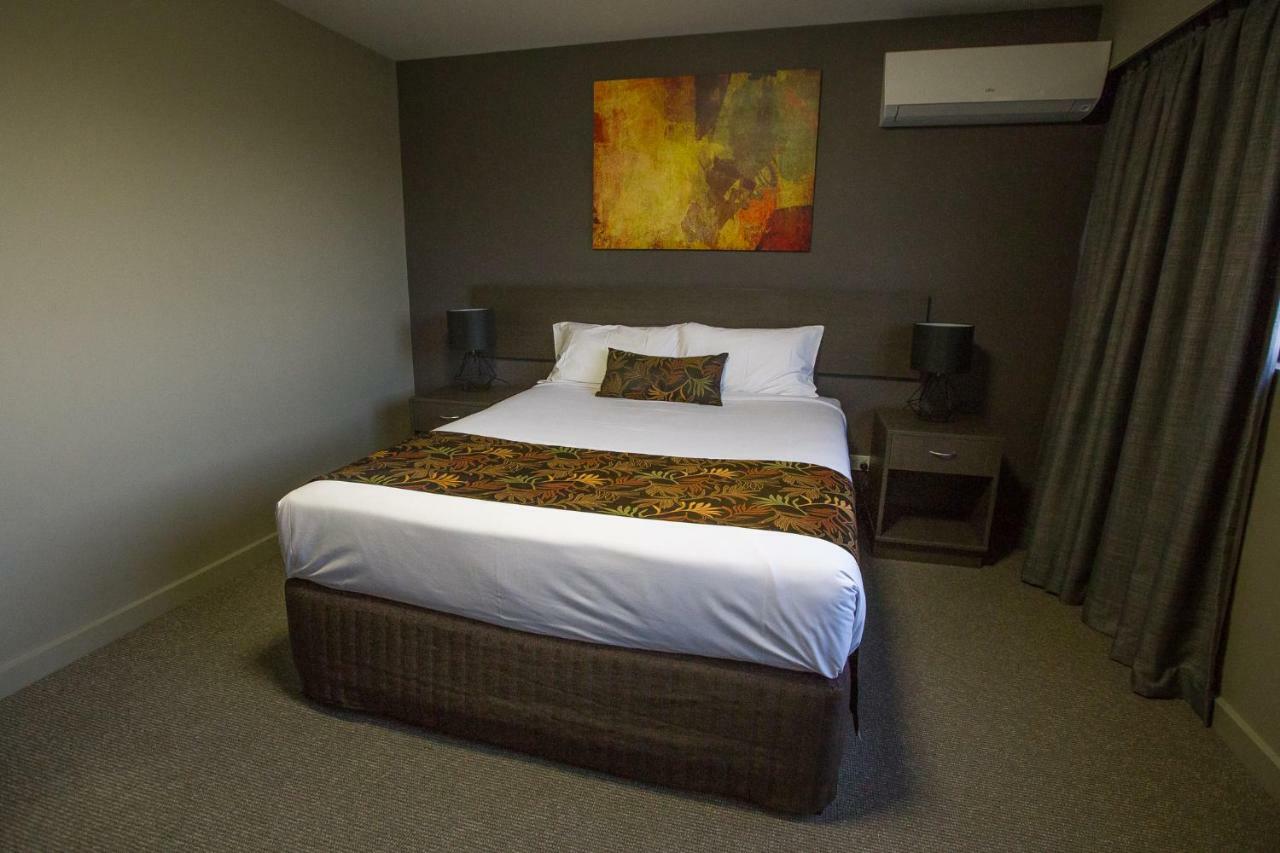 Gladstone Reef Hotel Motel מראה חיצוני תמונה